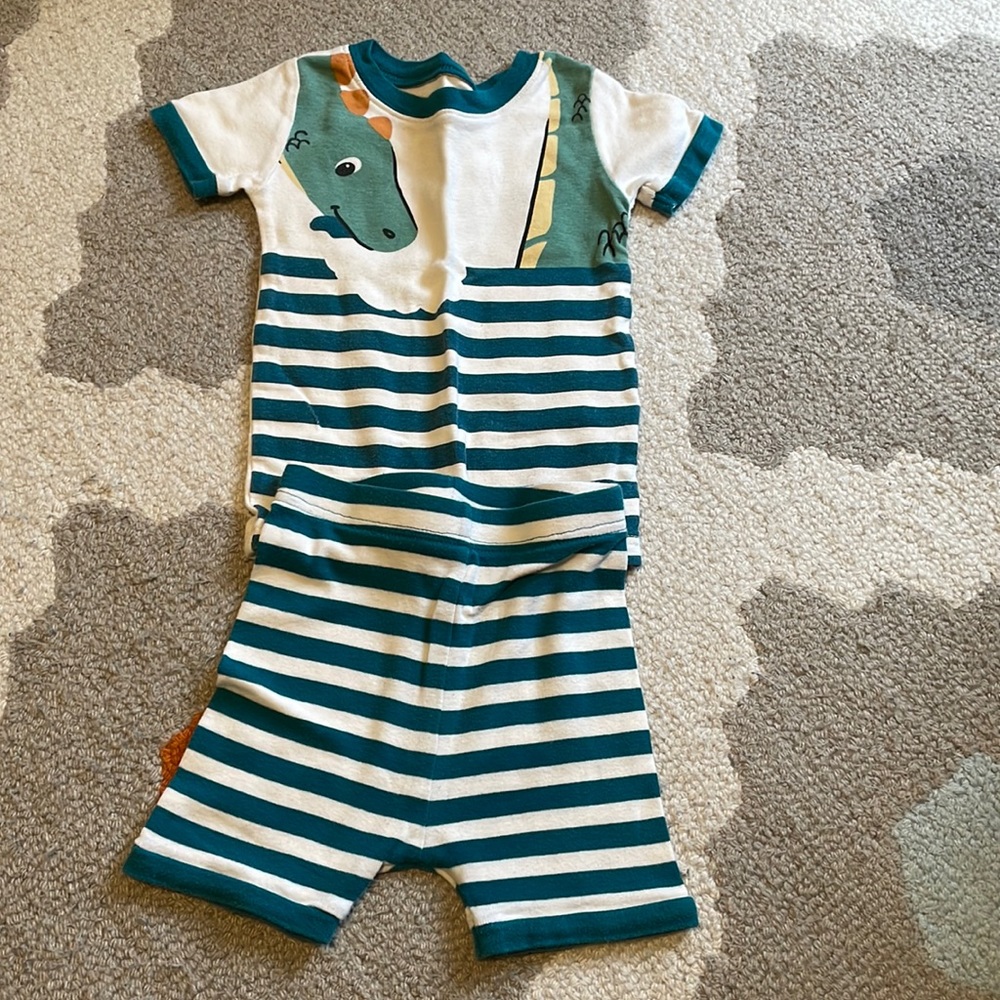 Old Navy pajama set. 3t.